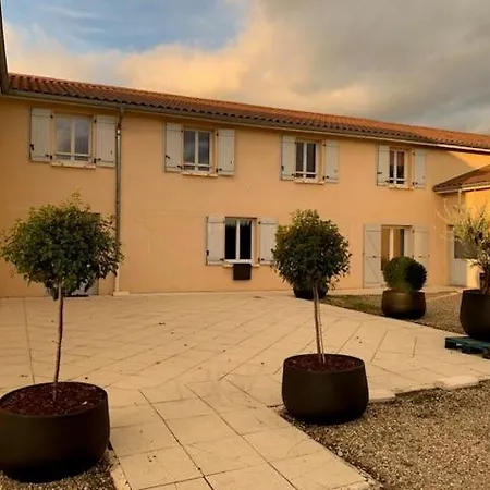 Holiday home Domaine De La Noiseraie